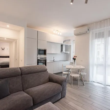 Audrey Flat - Stazione Apartment Milan